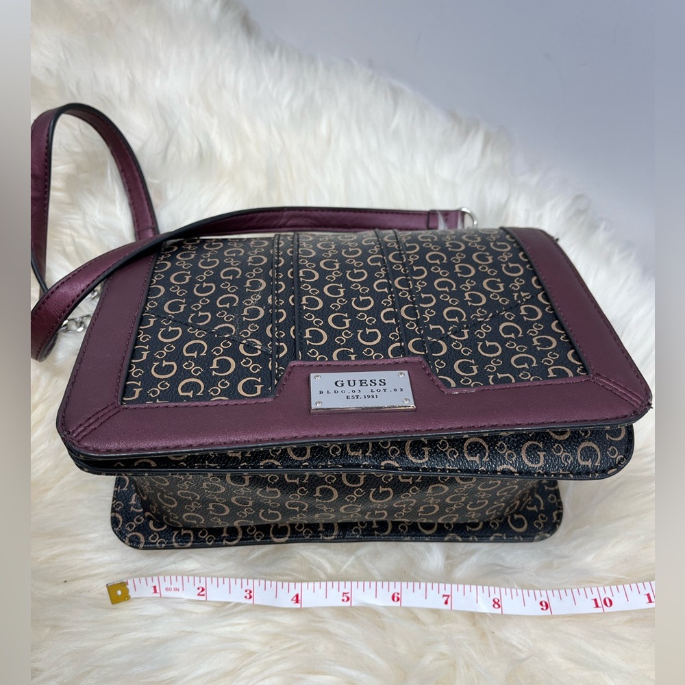 Guess Buzz Signature Satchel/ Crossbody Adjustable 2-way wear - Picture 12 of 16